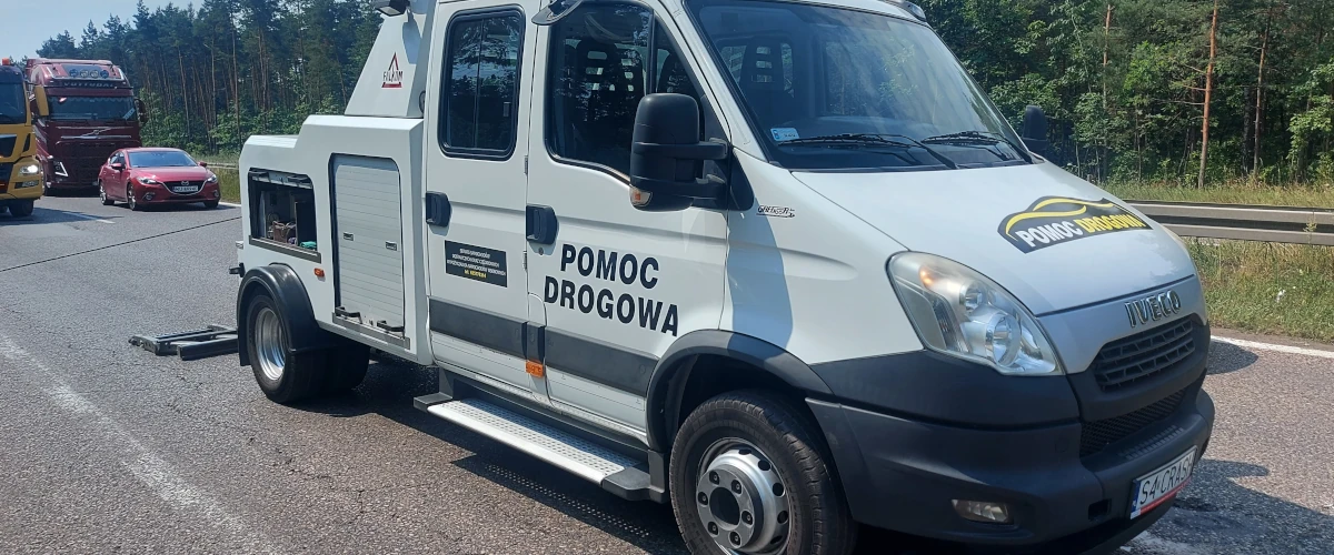 Niezbędnik kierowcy – co mieć w aucie na wypadek awarii